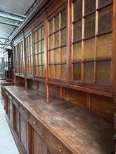 Barkast Antiek stijl in Hout en glas , Europa