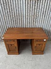 Bureau Antiek stijl in hout en ijzer,