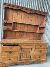 Kast Antiek stijl in hout en ijzer,