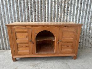 Kast Antiek stijl in hout en ijzer,