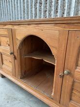 Kast Antiek stijl in hout en ijzer,