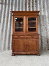 Kast Antiek stijl in hout en glas,