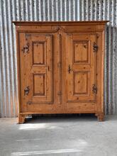 Kast Antiek stijl in hout,