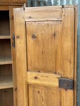 Kast Antiek stijl in hout,