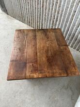 Tafel  Antiek stijl in hout,