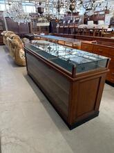Toonbank Antiek stijl in hout en glas, Europa 20e eeuws
