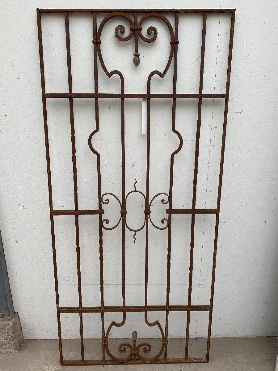 Antique Antique iron fence