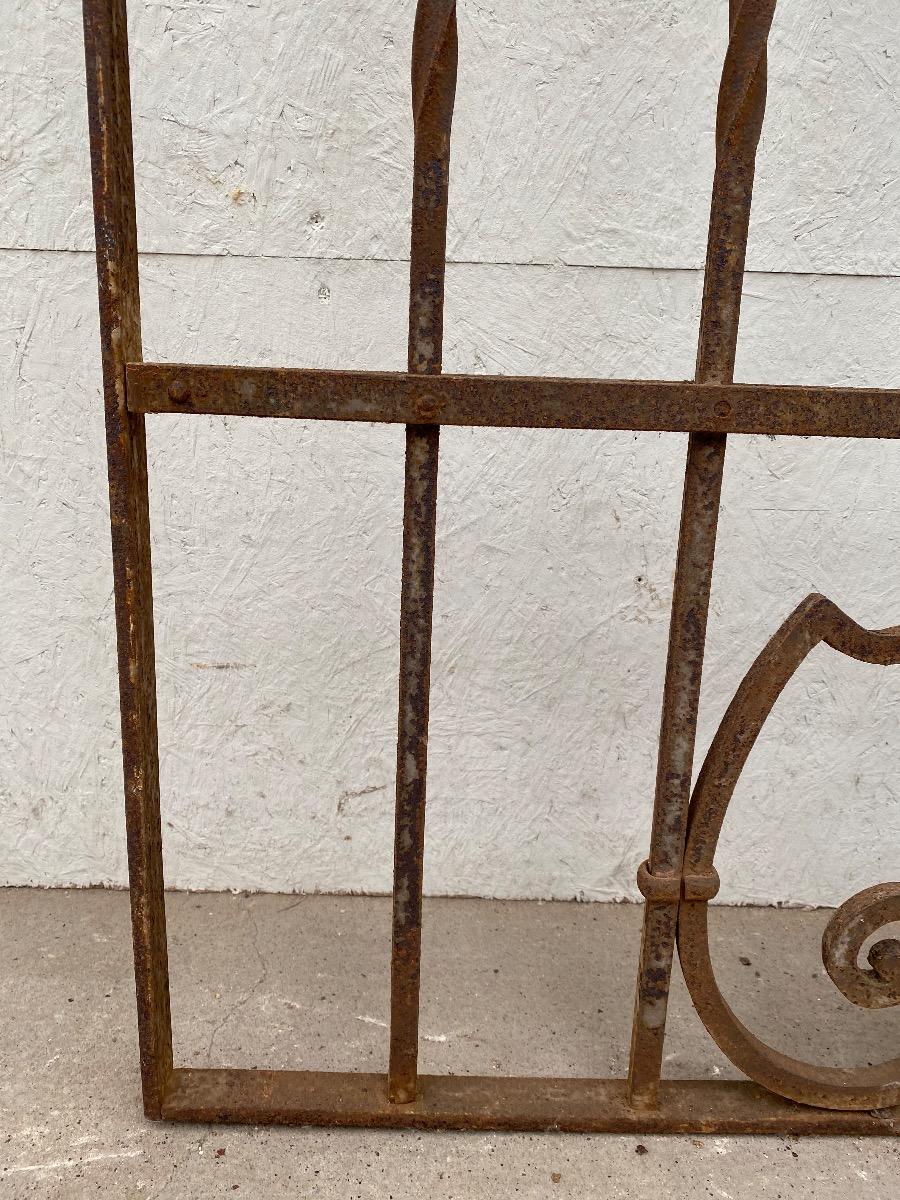 Antique Antique iron fence