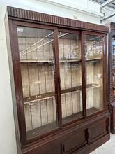 Antique style Antique shopcabinet in Wood and glass, Europe