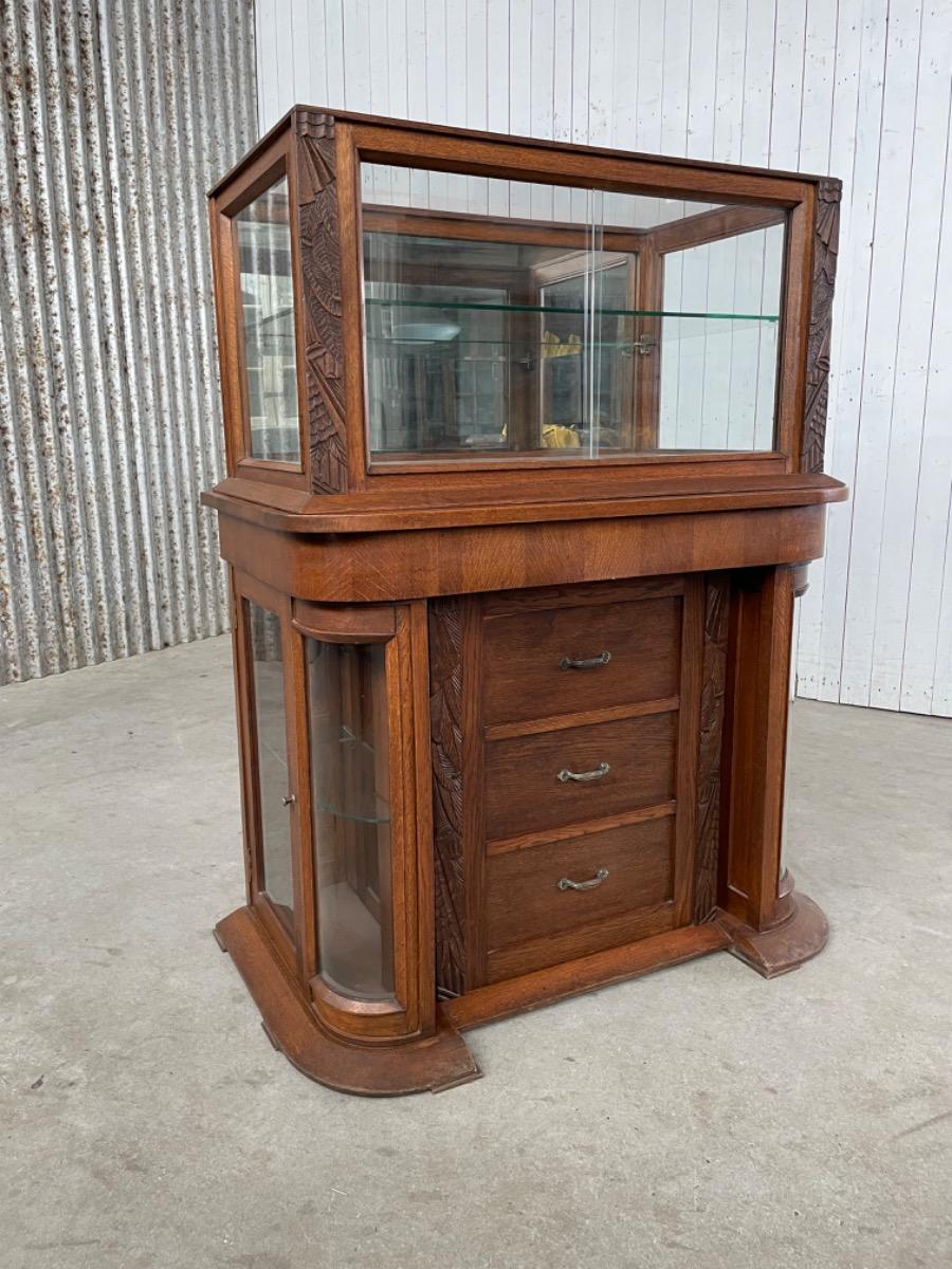 Antique art deco Shopcabinet