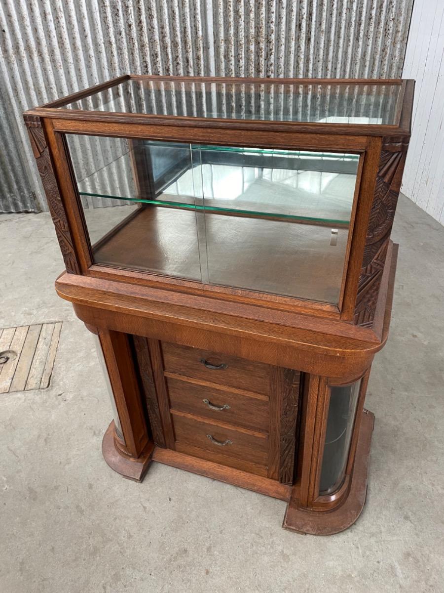 Antique art deco Shopcabinet