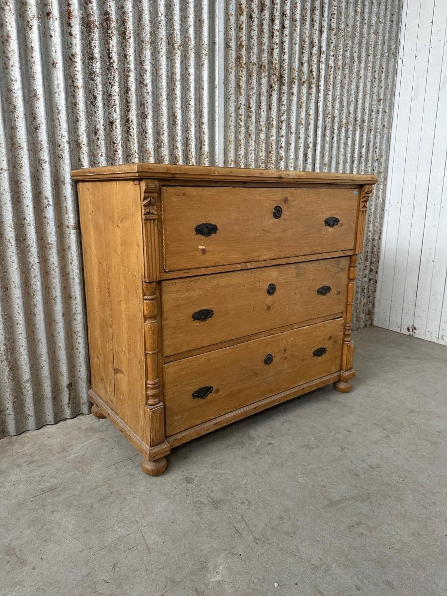 Antique Chest of drawers