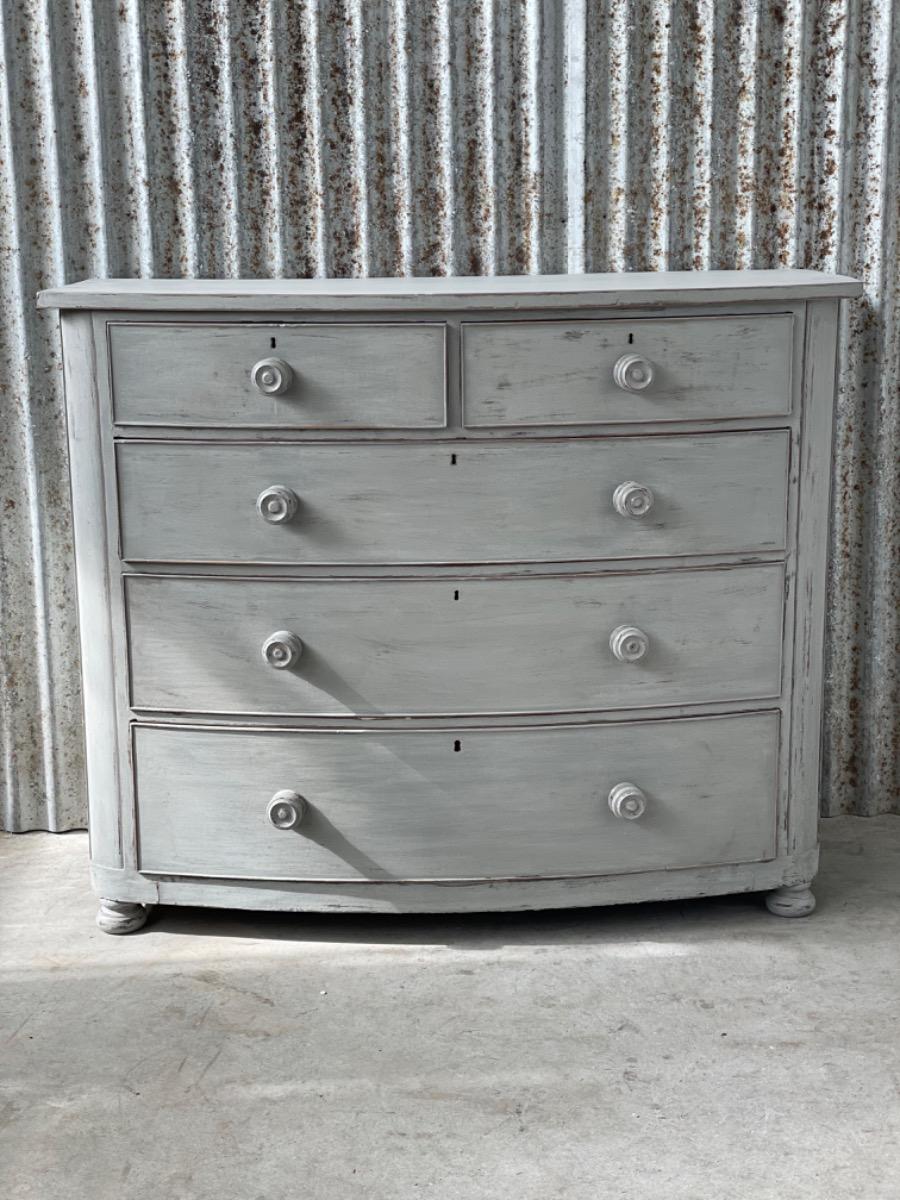 Antique Chest of drawers