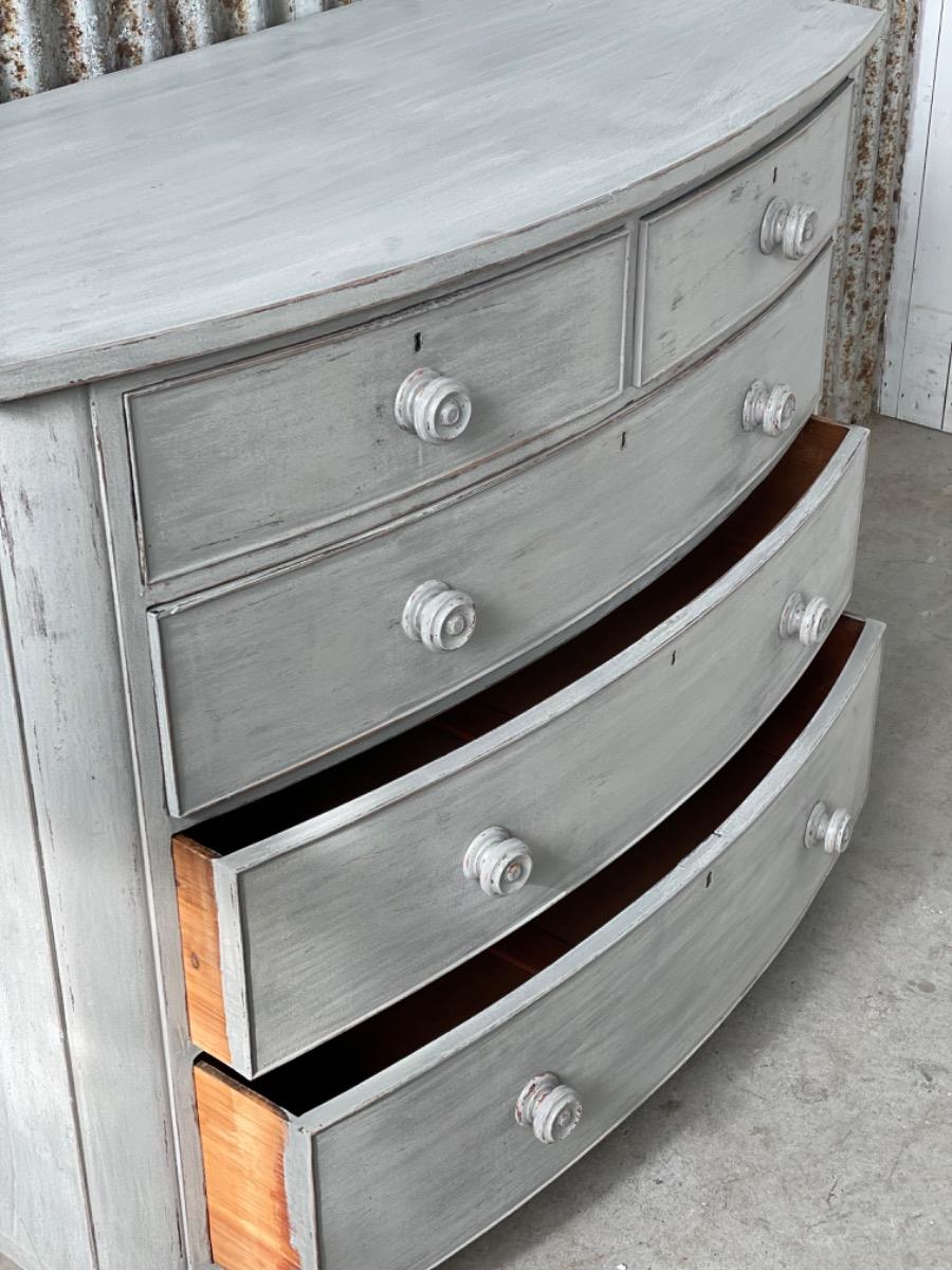 Antique Chest of drawers