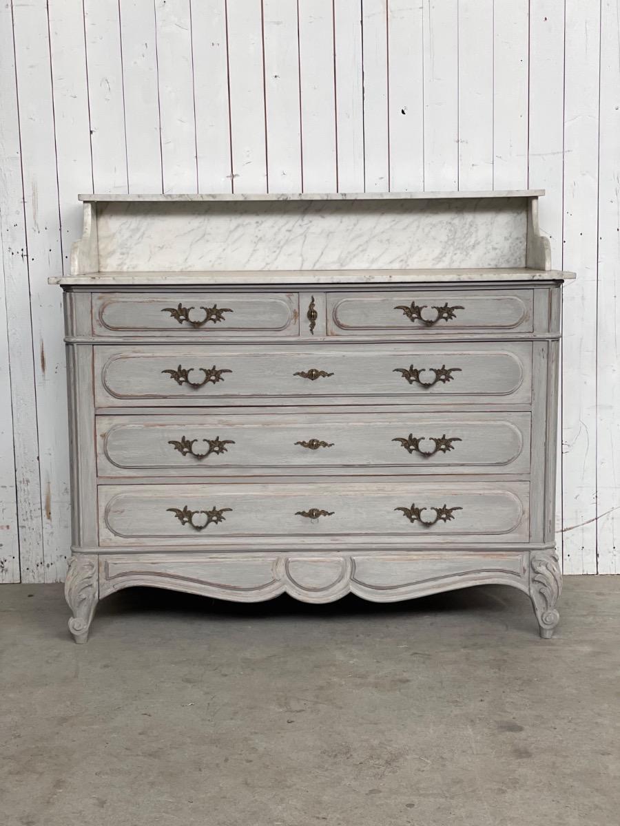 Antique Chest of drawers