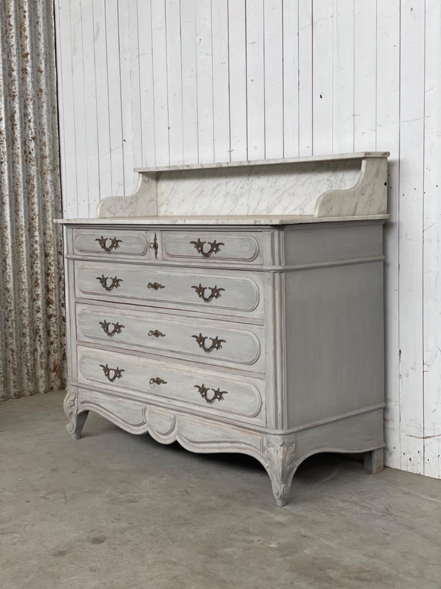 Antique Chest of drawers