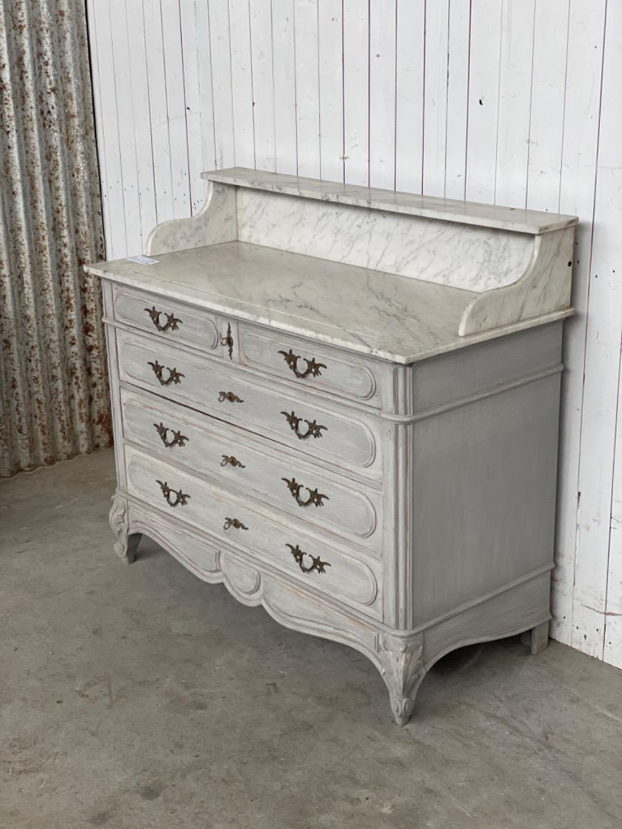 Antique Chest of drawers