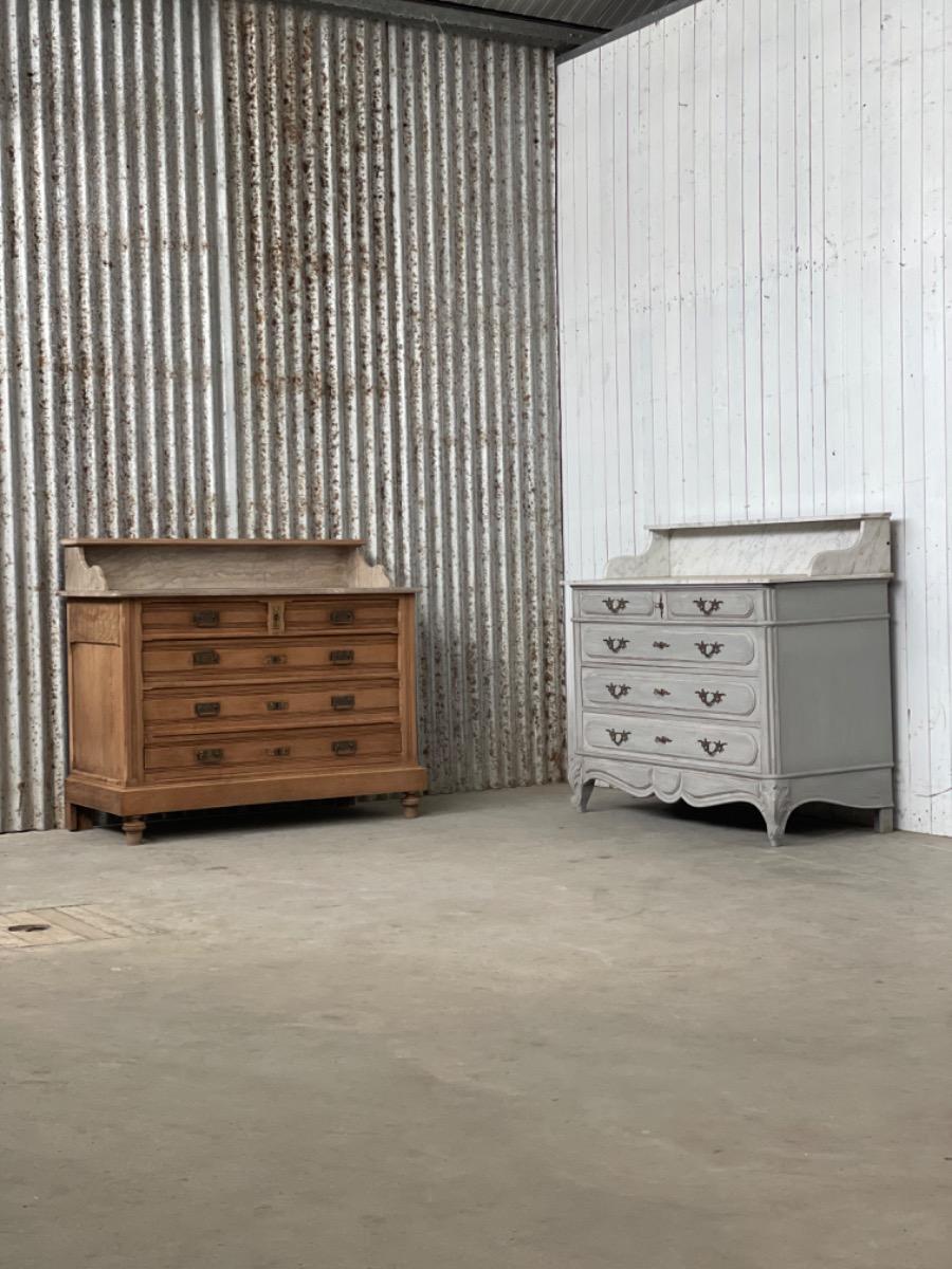 Antique Chest of drawers