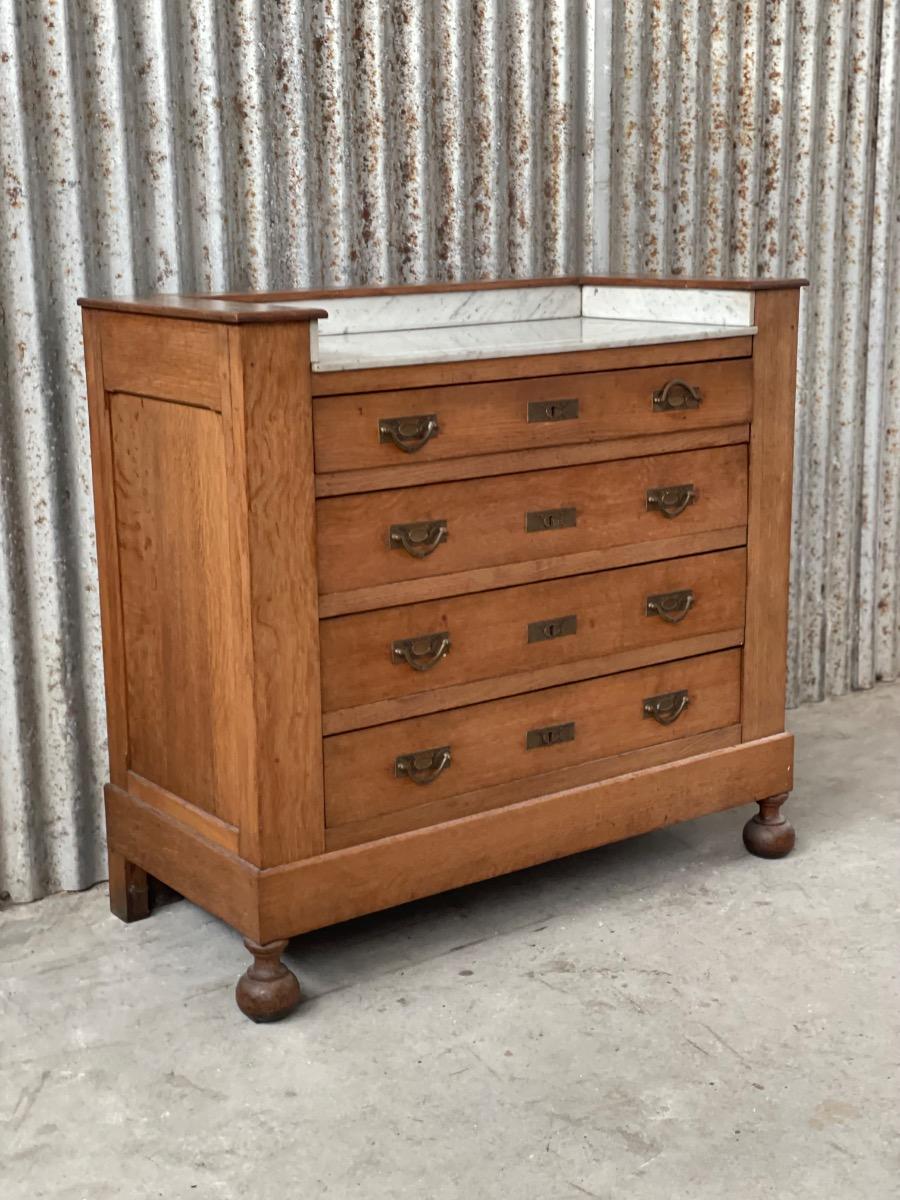 Antique Chest of drawers