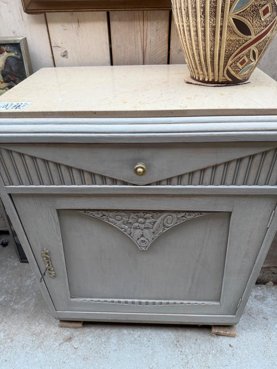 Antique Chest of drawers