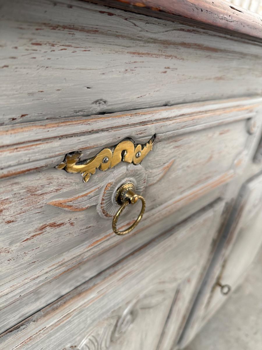 Antique Chest of drawers