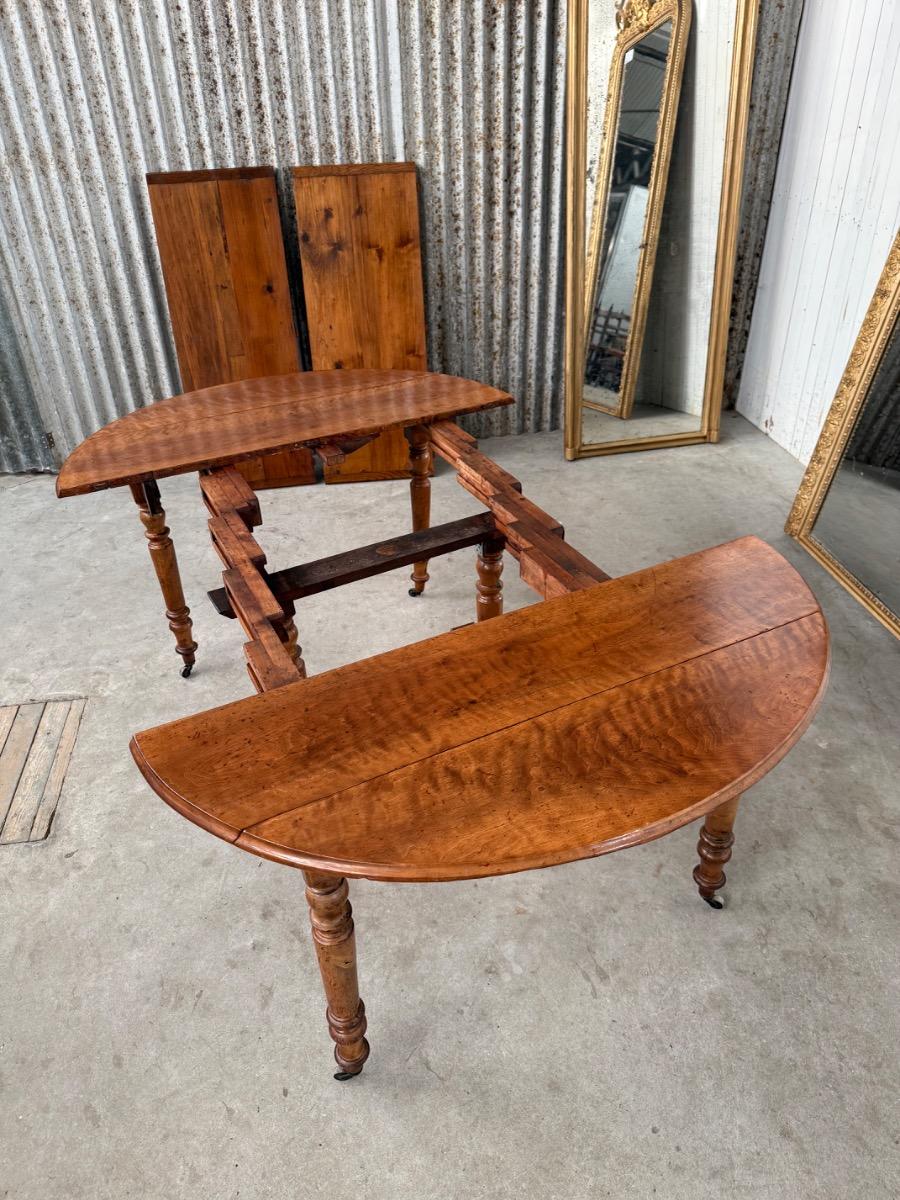 Antique Extendable dining table