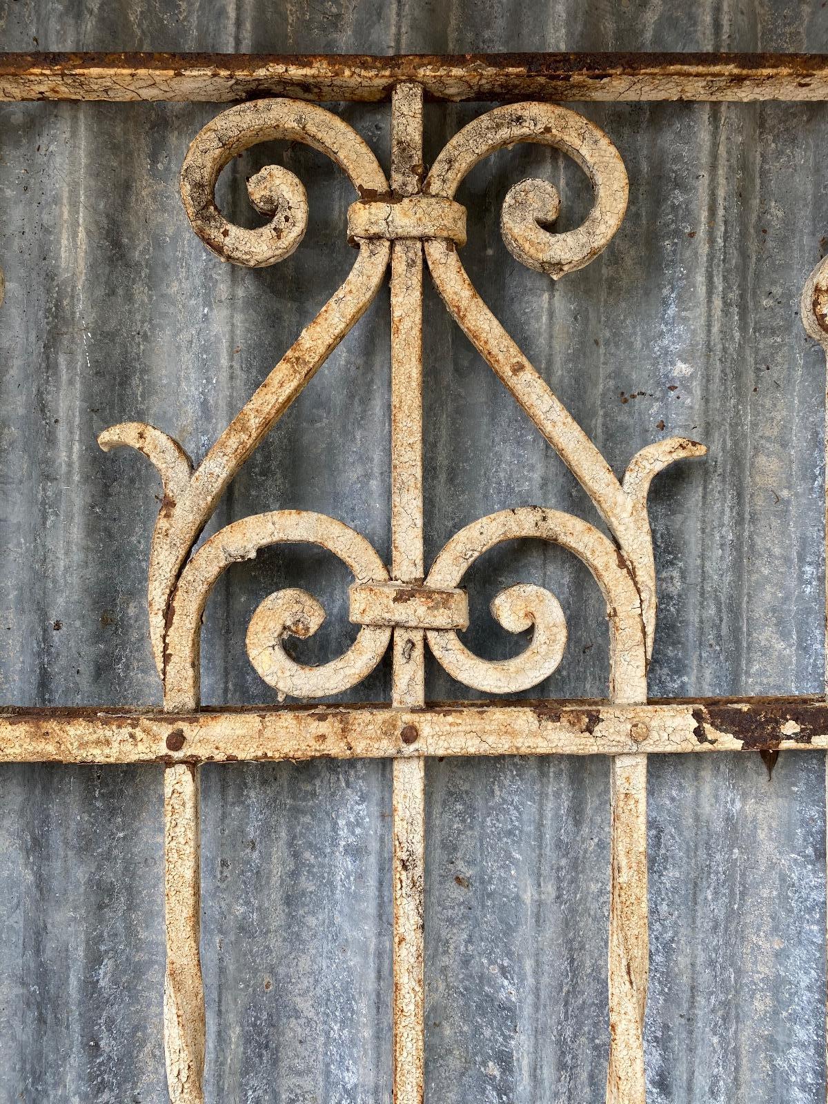 Antique iron fence 1x