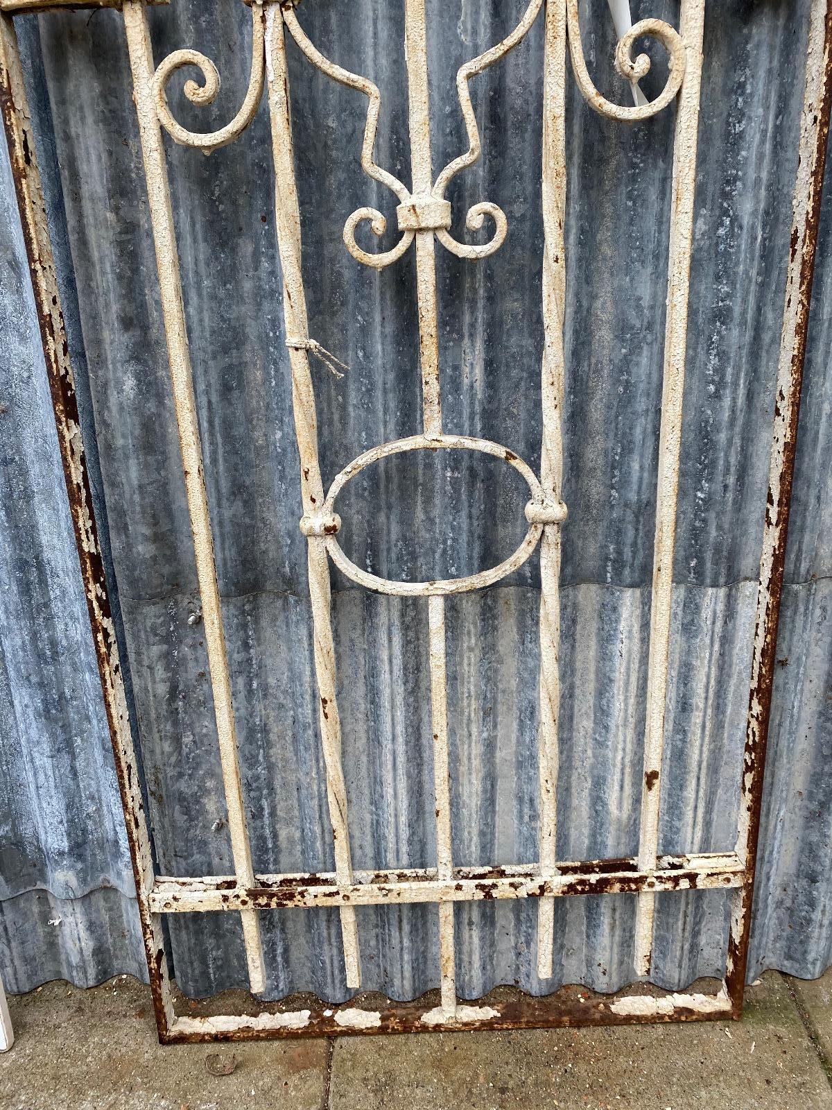 Antique iron fence 1x