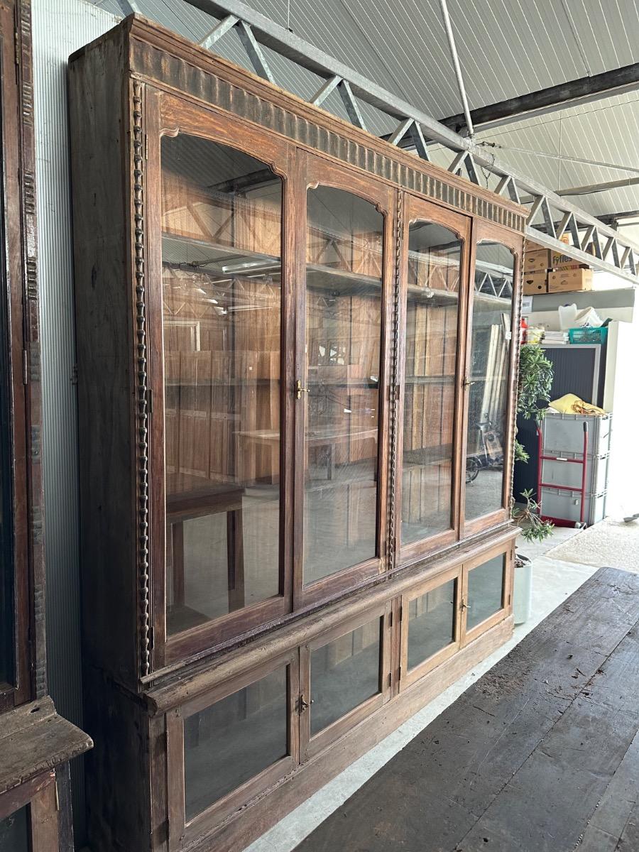 Antique Shopcabinet