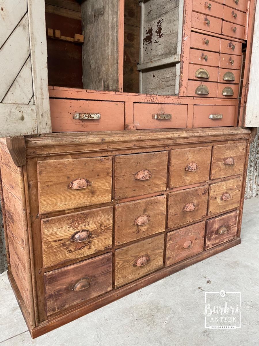 Vet vrede Walter Cunningham Ladenkast Brocante stijl in hout, - Antieke kasten - Antieke meubels -  Burbri
